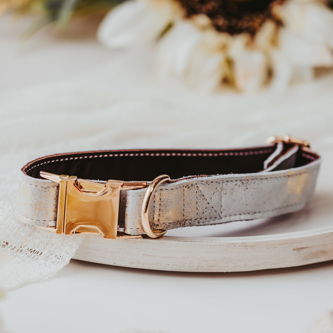 The Snow White Cowhide Leather Collar