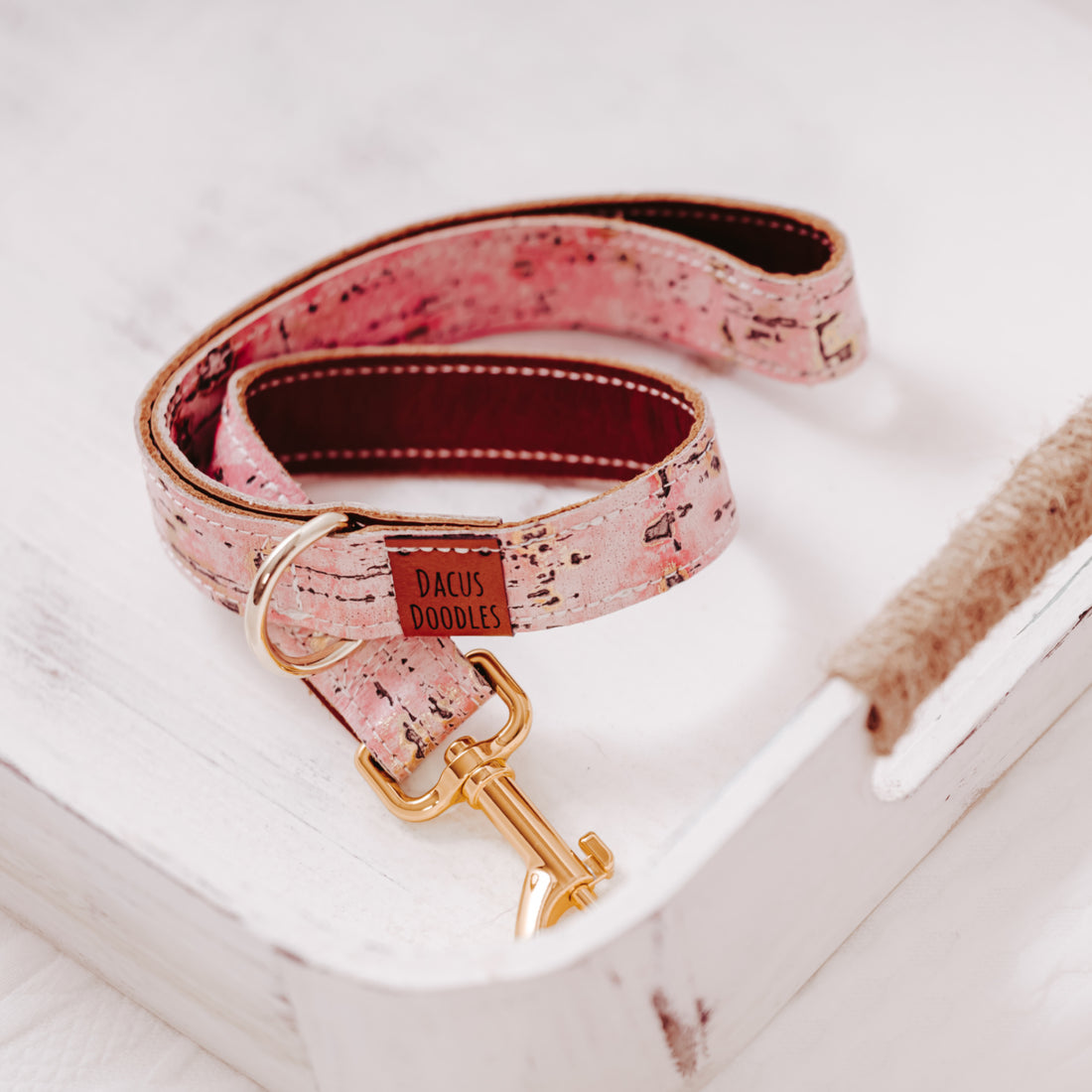 The Olive Pink Gold Leather Collar and Leash